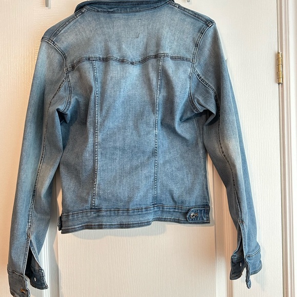 Denim jacket by Guess. NWOT. Super stretchy comfy denim. - Picture 2 of 4
